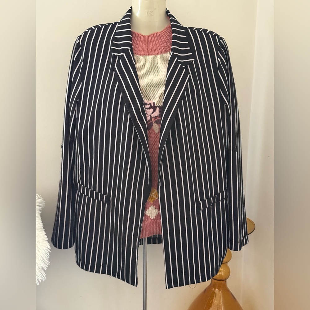 Revamped Black and White Striped Blazer with Structured Tailoring